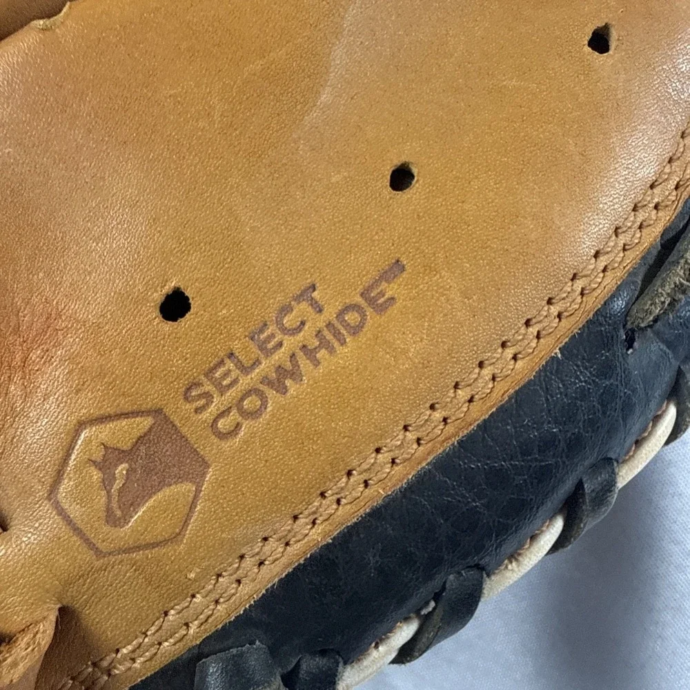 Easton Paragon Series Flex Notch Left-Handed Catchers Glove P2Y-31 Inch